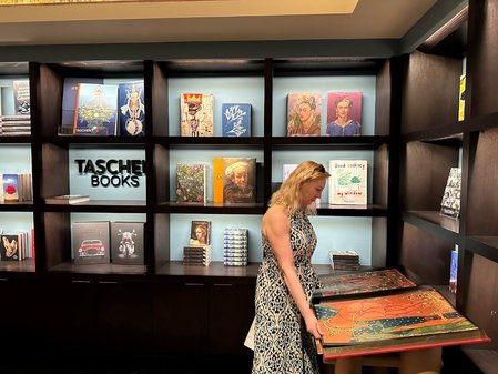 Annie in a beautiful Taschen Bookshop in a hotel in Dallas\\n\\n23/07/2024 10:40